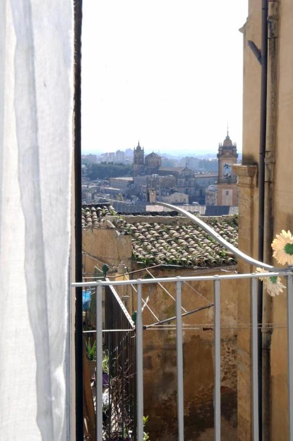 La Scalinata Home Apartment Caltagirone Bagian luar foto
