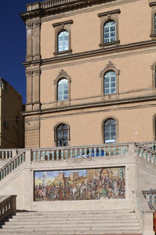 La Scalinata Home Apartment Caltagirone Bagian luar foto