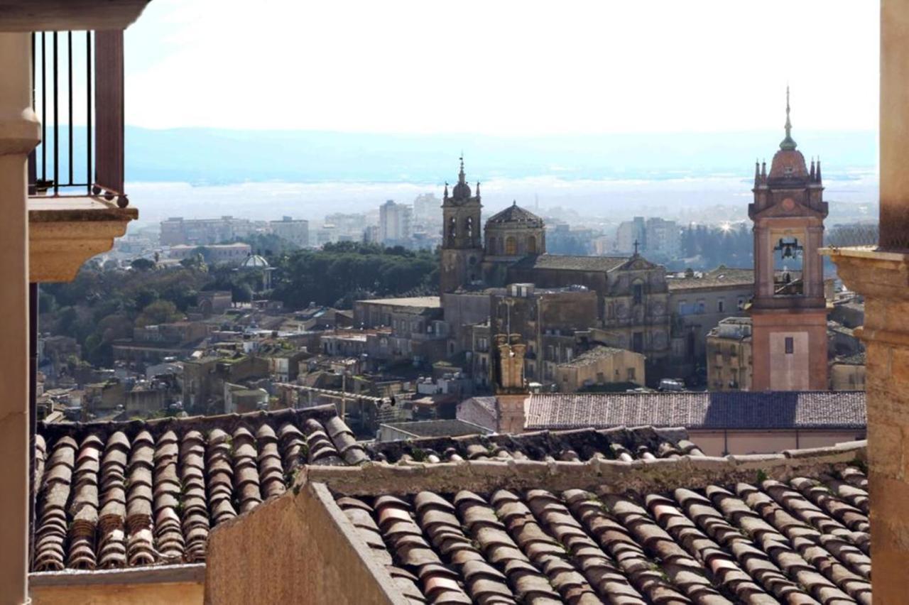 La Scalinata Home Apartment Caltagirone Bagian luar foto