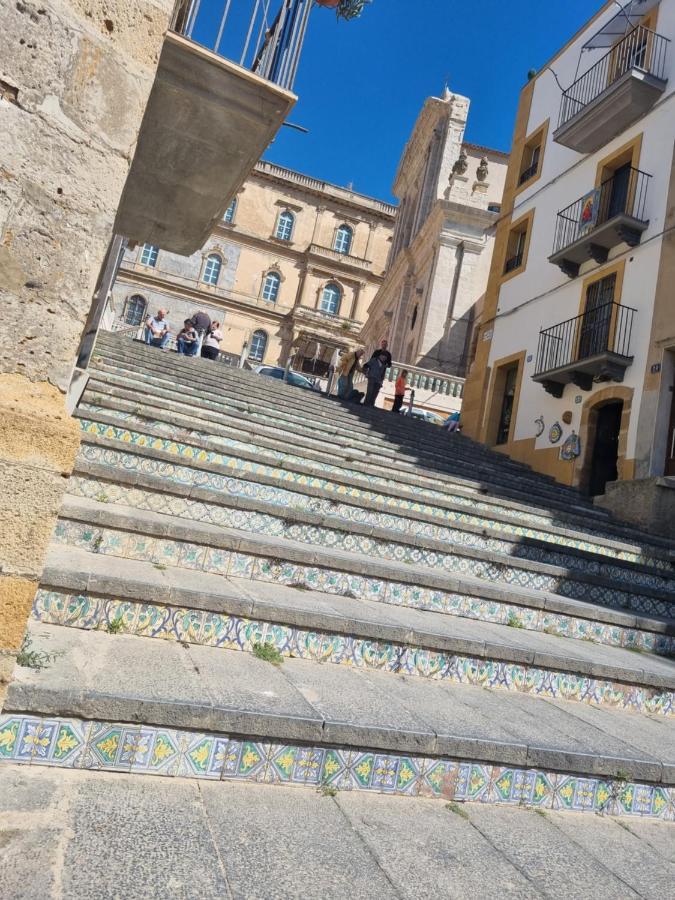 La Scalinata Home Apartment Caltagirone Bagian luar foto